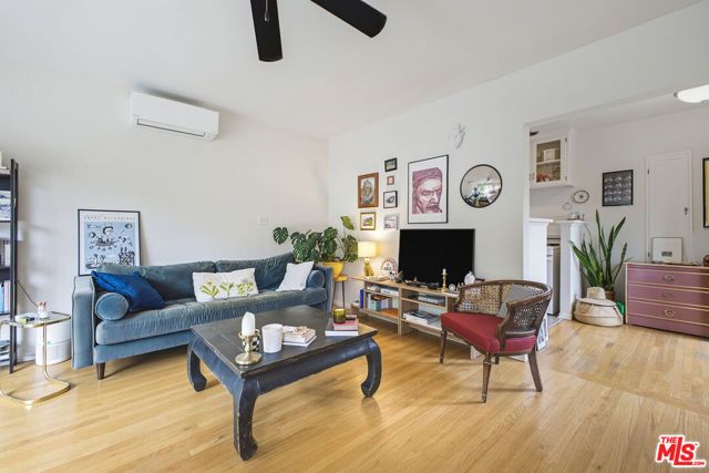 6159 Glen Oak Street, Los Angeles, CA 90068