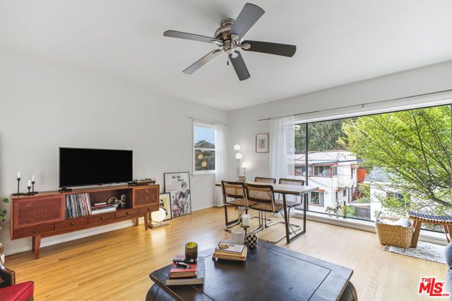 6159 Glen Oak Street, Los Angeles, CA 90068