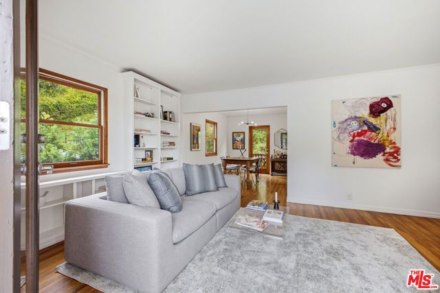 6159 Glen Oak Street, Los Angeles, CA 90068