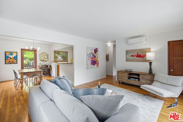 6159 Glen Oak Street, Los Angeles, CA 90068