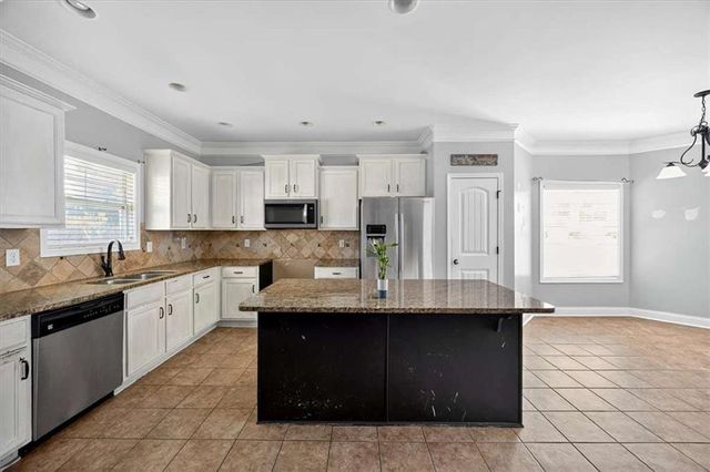 113 Rosales Drive, Bonaire, GA 31005