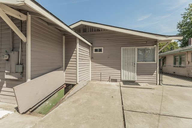 630 E Dudley Avenue, Fresno, CA 93728