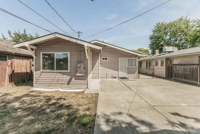 630 E Dudley Avenue, Fresno, CA 93728