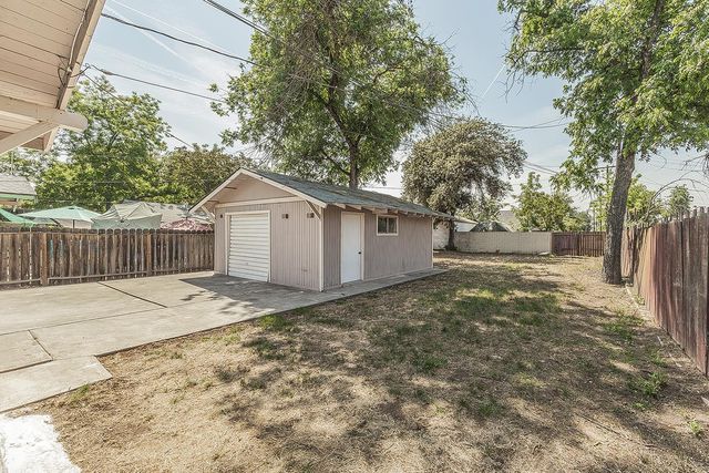 630 E Dudley Avenue, Fresno, CA 93728