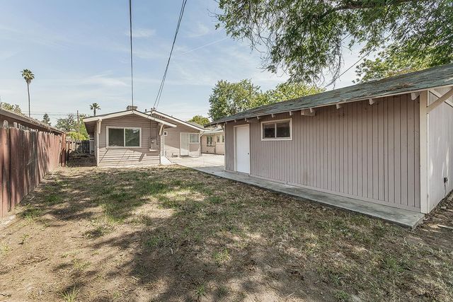 630 E Dudley Avenue, Fresno, CA 93728