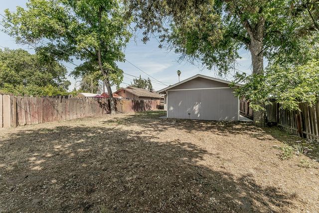 630 E Dudley Avenue, Fresno, CA 93728