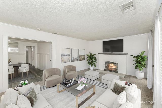 630 E Dudley Avenue, Fresno, CA 93728