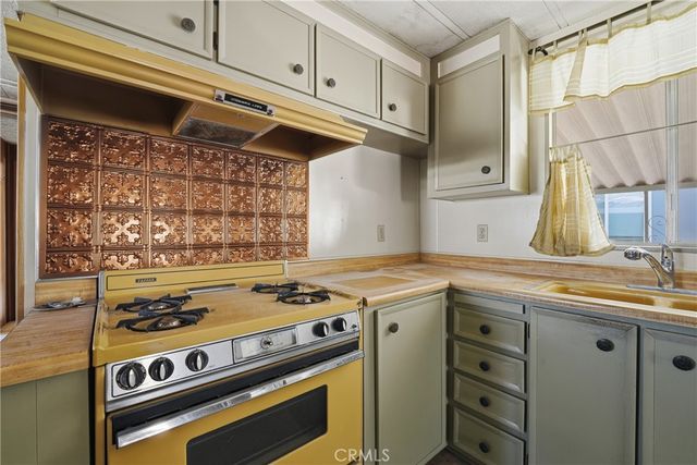 801 W Covina Boulevard 179, San Dimas, CA 91773