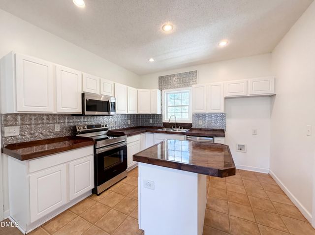 6039 Saint Andrews Drive, Sanford, NC 27332