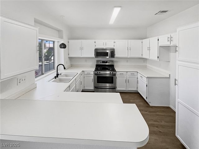 6701 Squaw Mountain Drive 201, Las Vegas, NV 89130