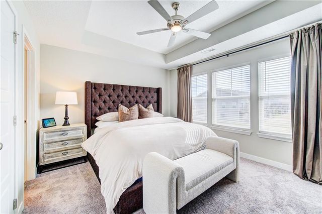 2108 SW Holdbrooks Drive, Lee's Summit, MO 64082