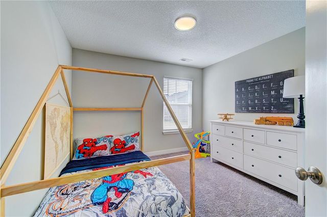 2108 SW Holdbrooks Drive, Lee's Summit, MO 64082