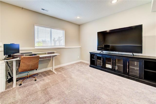 2108 SW Holdbrooks Drive, Lee's Summit, MO 64082