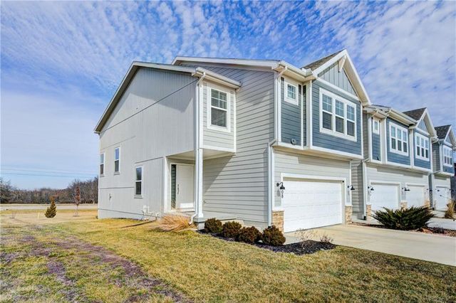 2108 SW Holdbrooks Drive, Lee's Summit, MO 64082