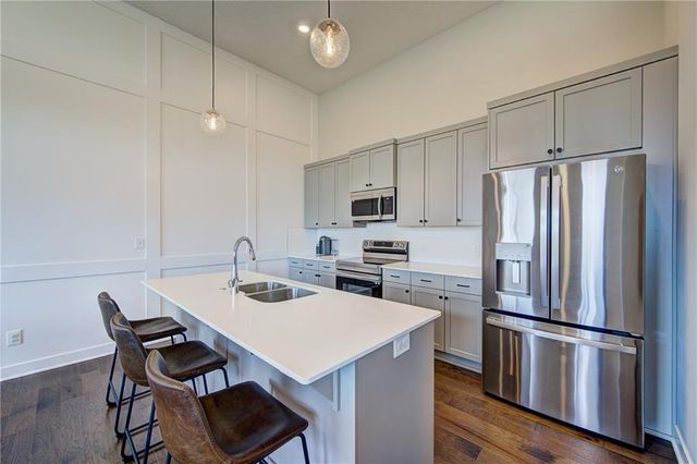 2108 SW Holdbrooks Drive, Lee's Summit, MO 64082