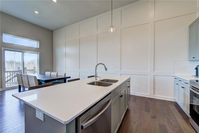 2108 SW Holdbrooks Drive, Lee's Summit, MO 64082