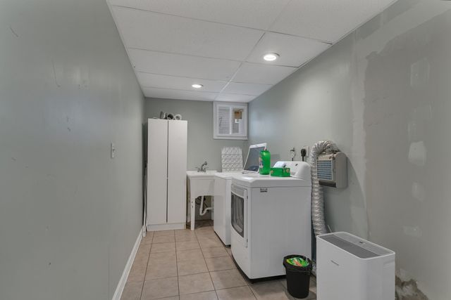 204 Talcott St, Woonsocket, RI 02895