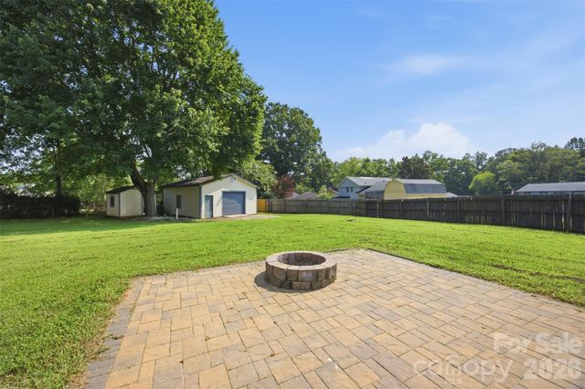 416 King John Circle, Gastonia, NC 28056