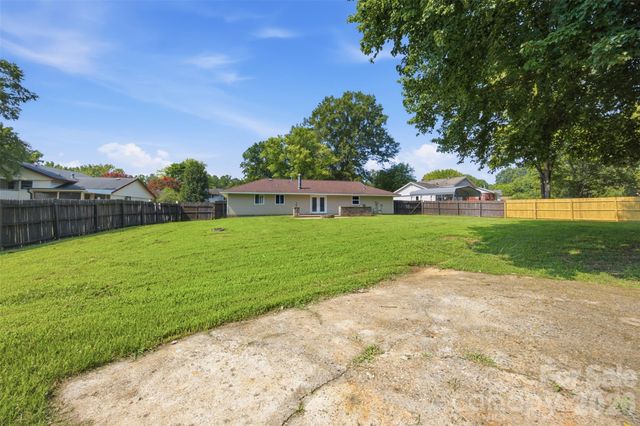 416 King John Circle, Gastonia, NC 28056