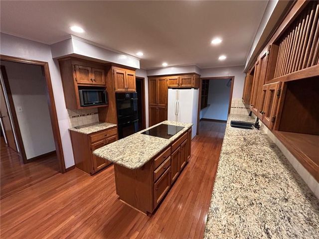 15150 E Quaker Road, Nevada, MO 64772