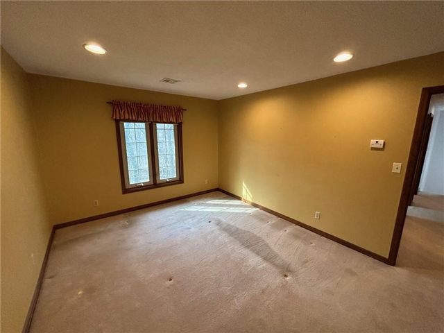 15150 E Quaker Road, Nevada, MO 64772