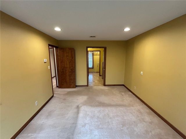 15150 E Quaker Road, Nevada, MO 64772