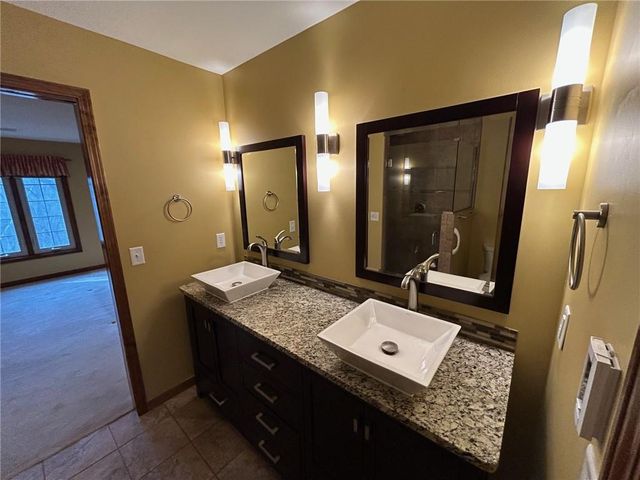 15150 E Quaker Road, Nevada, MO 64772