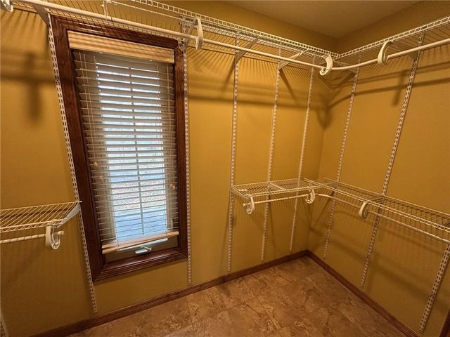 15150 E Quaker Road, Nevada, MO 64772