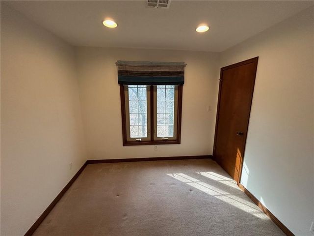 15150 E Quaker Road, Nevada, MO 64772