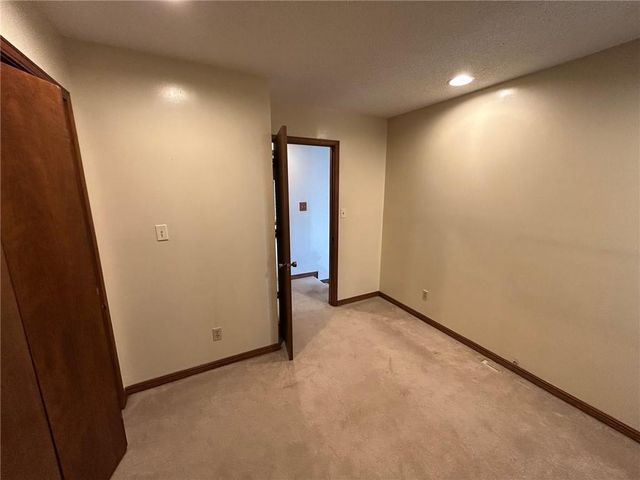 15150 E Quaker Road, Nevada, MO 64772