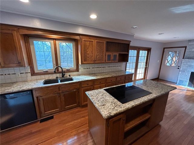 15150 E Quaker Road, Nevada, MO 64772