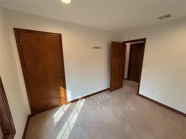 15150 E Quaker Road, Nevada, MO 64772