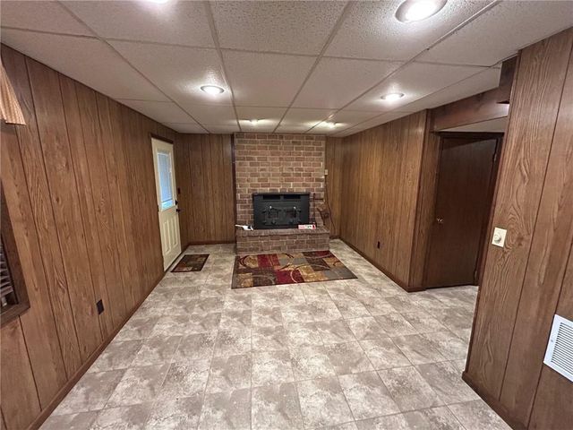 15150 E Quaker Road, Nevada, MO 64772