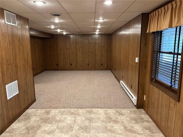 15150 E Quaker Road, Nevada, MO 64772