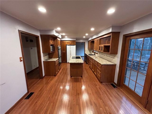 15150 E Quaker Road, Nevada, MO 64772