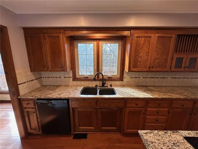 15150 E Quaker Road, Nevada, MO 64772