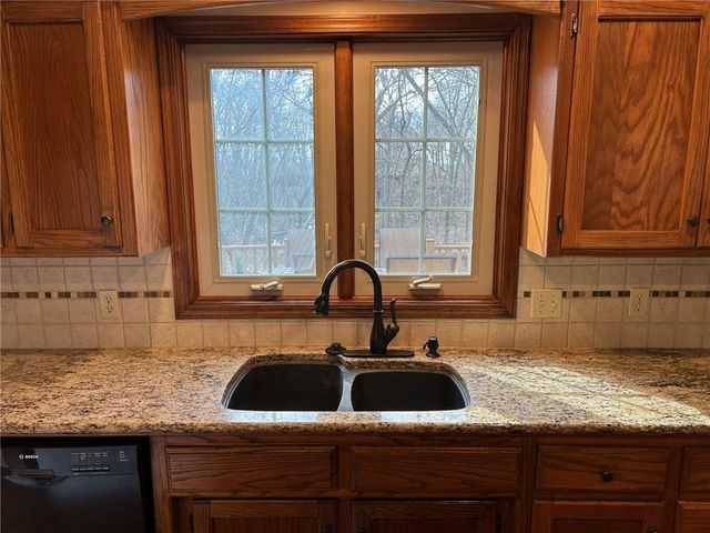 15150 E Quaker Road, Nevada, MO 64772