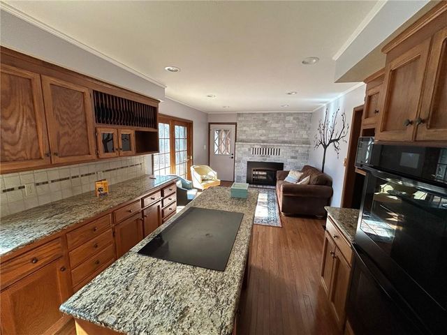 15150 E Quaker Road, Nevada, MO 64772