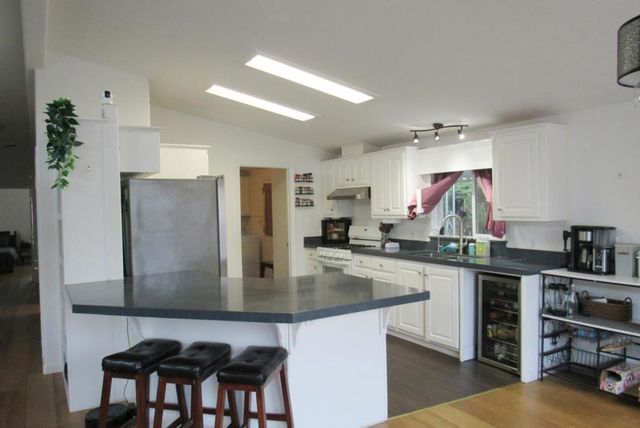 1220 Vienna Drive, Sunnyvale, CA 94089