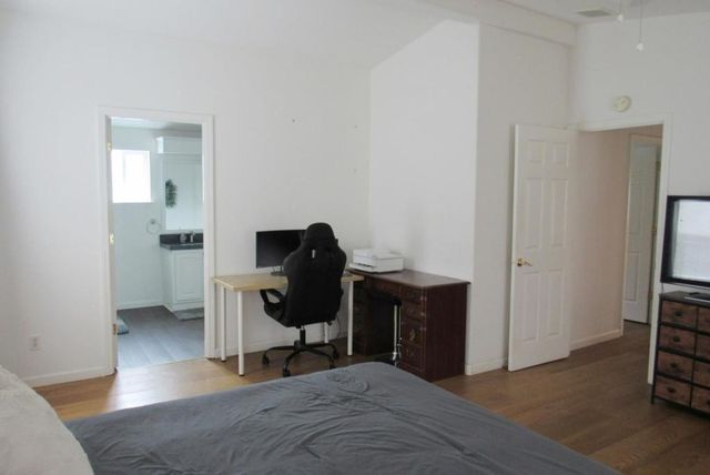 1220 Vienna Drive, Sunnyvale, CA 94089