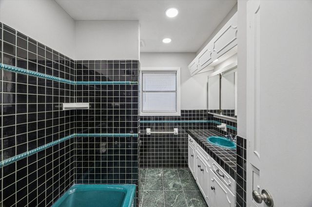 1703 Raintree Street, Baytown, TX 77520