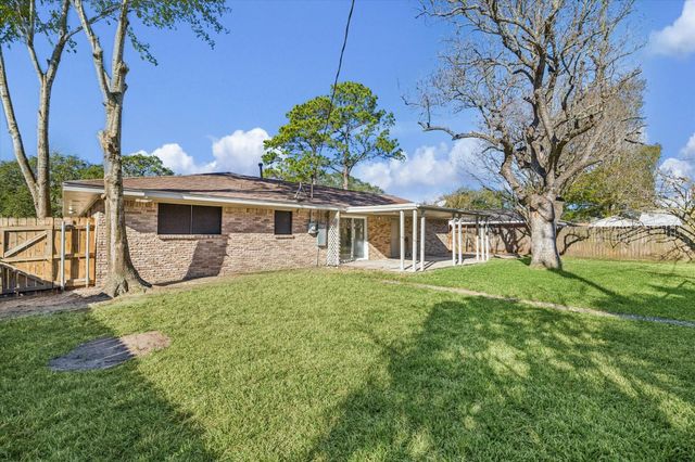1703 Raintree Street, Baytown, TX 77520