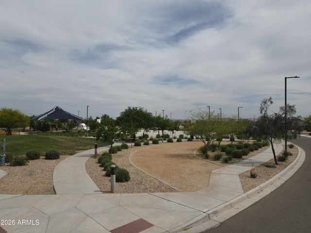 18558 W SWAYBACK Pass, Wittmann, AZ 85361