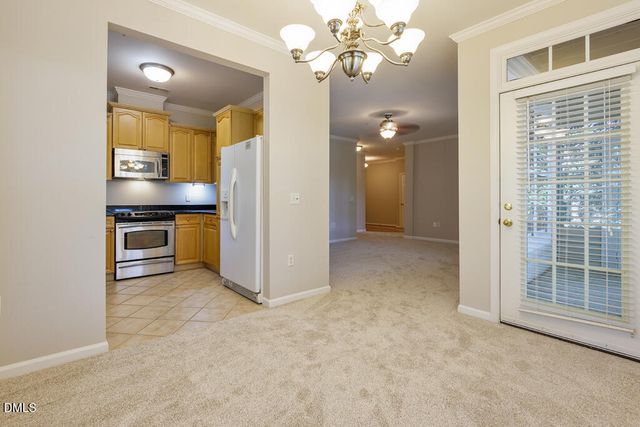 8041 Allyns Landing Way 203, Raleigh, NC 27615