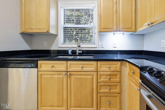 8041 Allyns Landing Way 203, Raleigh, NC 27615