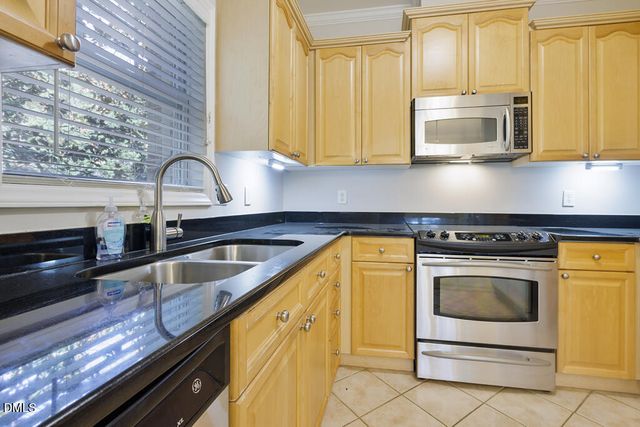 8041 Allyns Landing Way 203, Raleigh, NC 27615