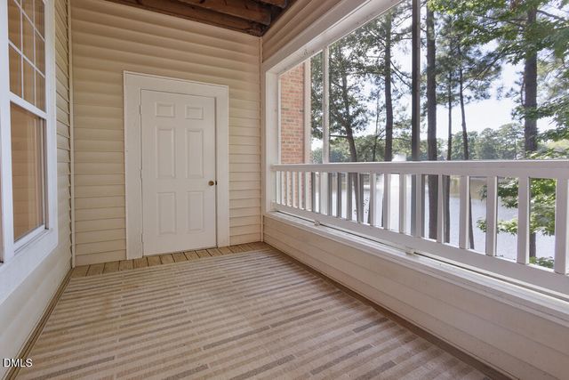 8041 Allyns Landing Way 203, Raleigh, NC 27615