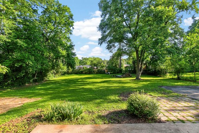 106 Vulco Dr, Hendersonville, TN 37075