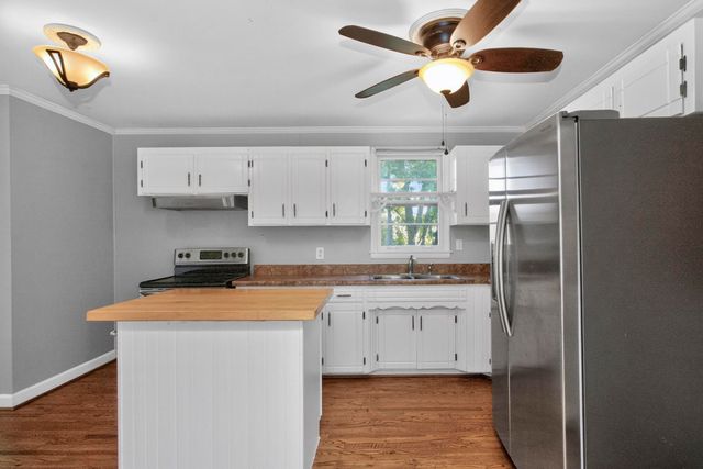 106 Vulco Dr, Hendersonville, TN 37075