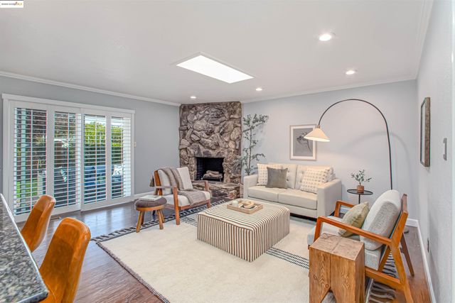 7036 13Th St, Sacramento, CA 95831